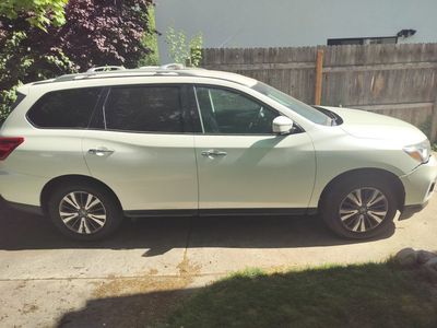 2017 Nissan Pathfinder SL