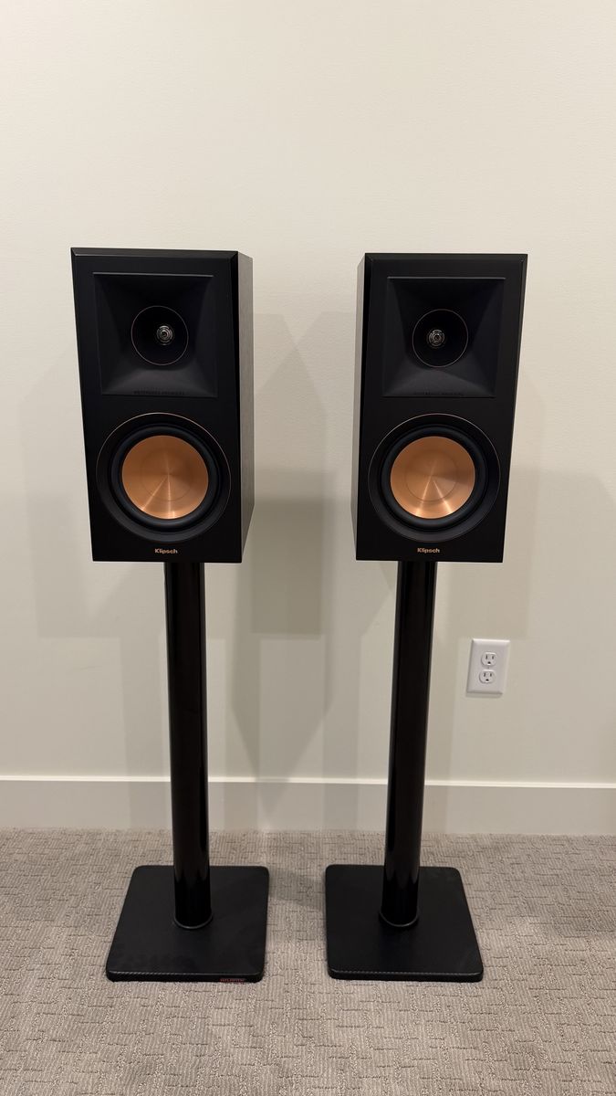Klipsch RP600M Bookshelf Speakers (Pair) w/Stands
