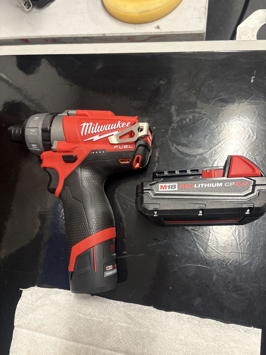 Milwaukee drill 2402-20 with batteries