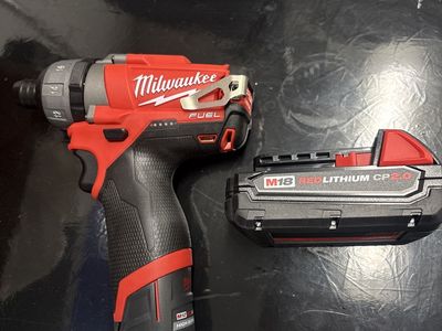 Milwaukee drill 2402-20 with batteries