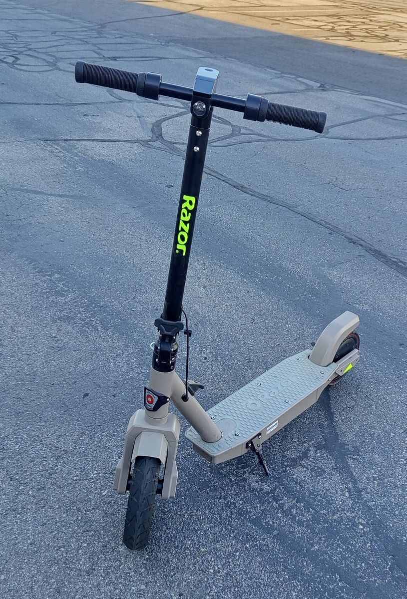 Razor C35 sla e-scooter *does not come with batteries*
