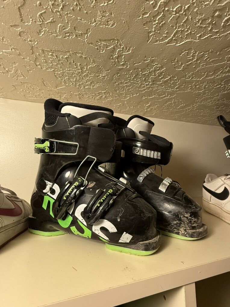 Rossignol Kids Ski Boots Size 215 255mm