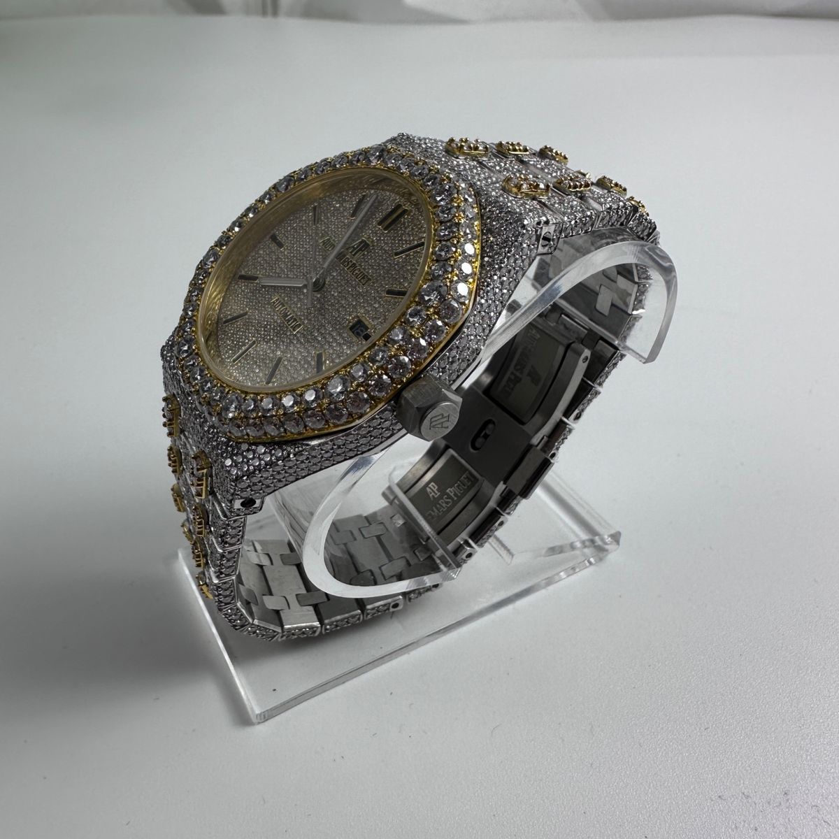 Main image 4