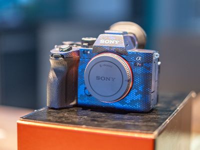 Mint Sony a7R V