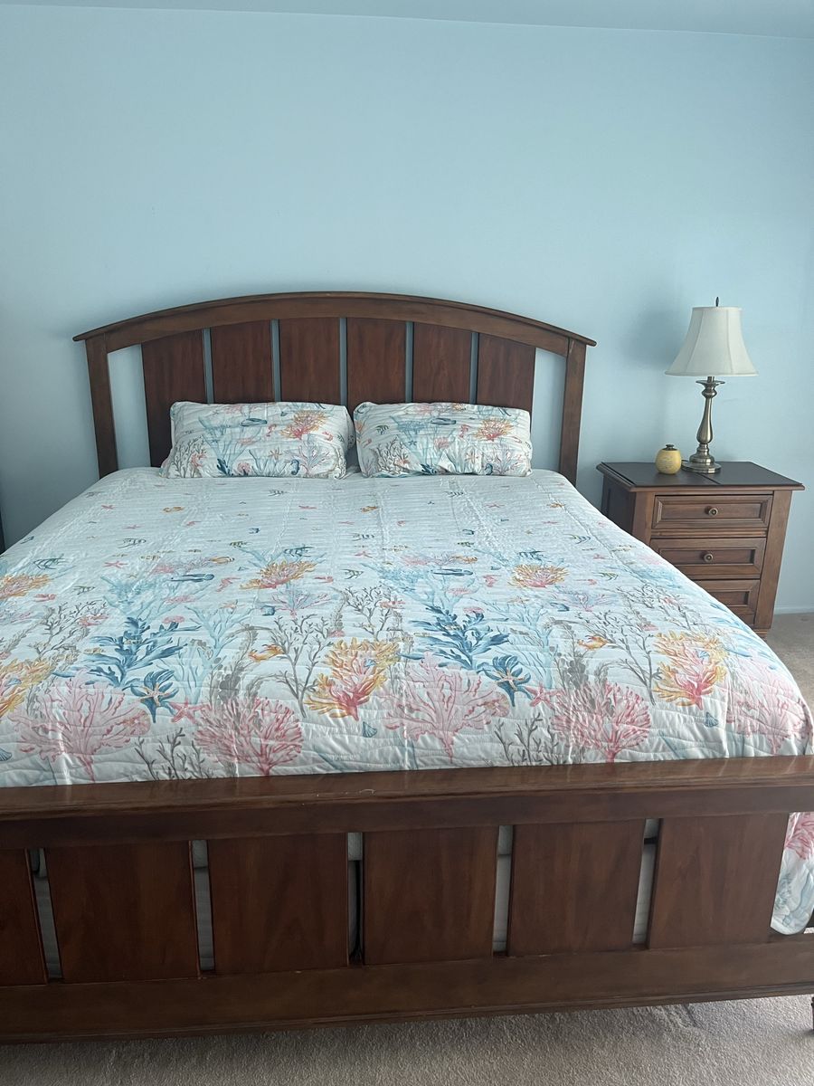 California King bedroom set Mirrored Dresser, tall dresser, Night stand.  Sleep by number split top mattress included.
