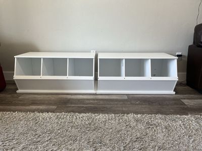 White toy baskets