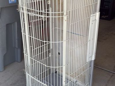 Expandable bunny hutch rabbit cage