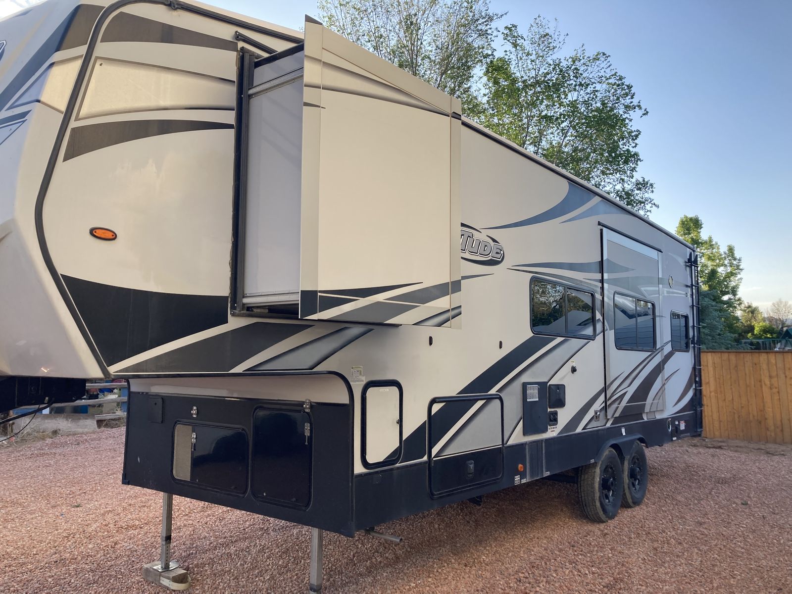 2019 Eclipse Attitude Wide Lite 28SAG 5th Wheel Toy Hauler w Generator, Fuel Station, 2 Slides & Solar Panels