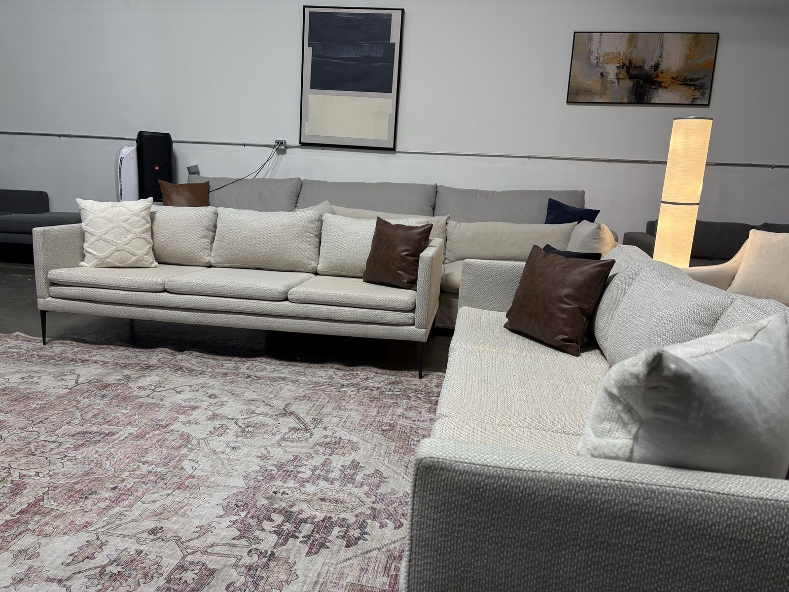 Main image 3