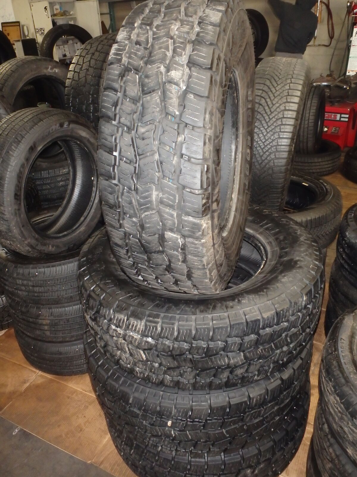 285/70R17 BIG O BIG FOOT ALL TERRAIN SET OF USED TIRES