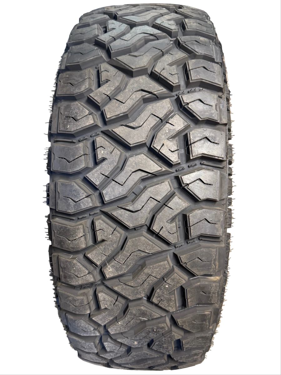 2 NOS VENOM POWER TERRA HUNTER R/T+ BSW LT 265 70 17 123/120Q 12PLY RUGGED TERRAIN TIRE TVPRT01N