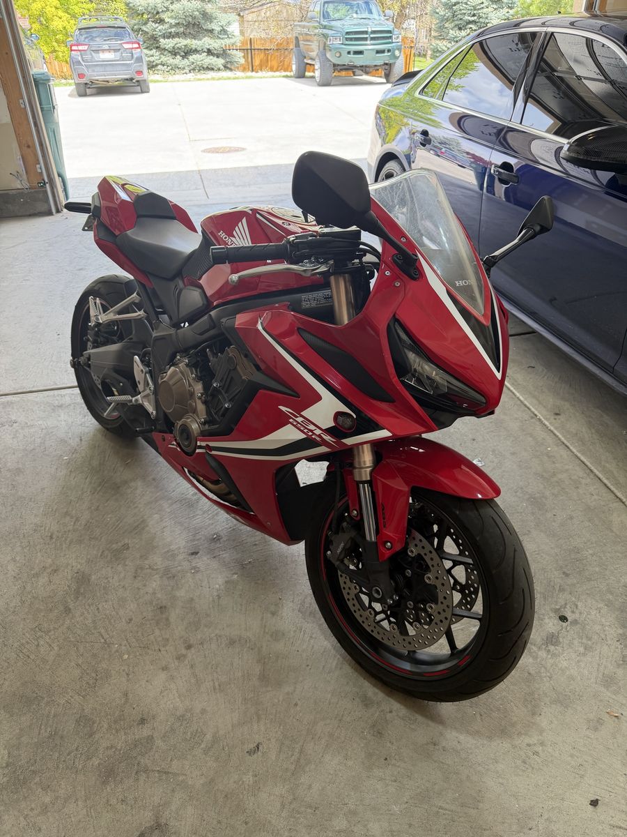2020 Honda CBR650R ABS Motorcycle - Red, Full Exhaust, Quick Shifter.