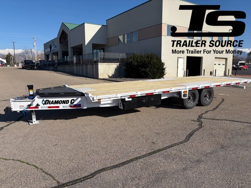 8.5x24 Diamond C DET 207 Deckover Tilt Trailer - 15.5K GVWR - Solar Panel