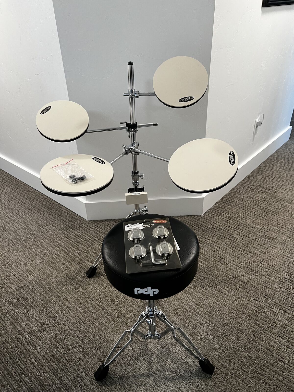 DW Go Anywhere Complete Practice Set with throne