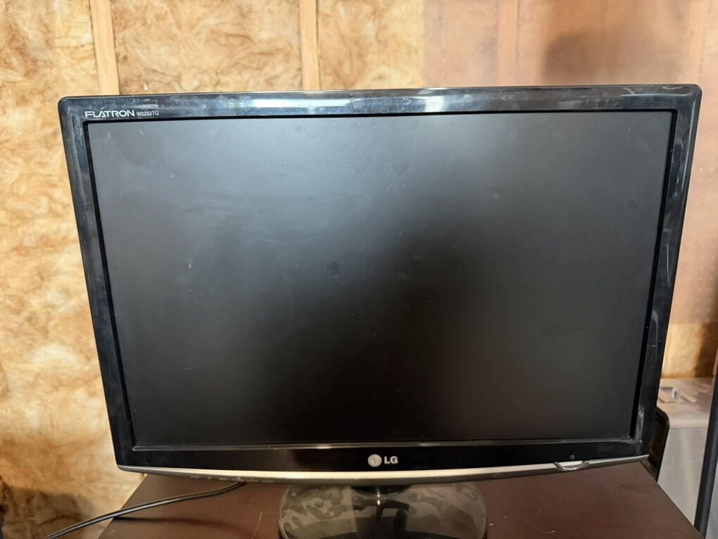 22 Inch Monitor