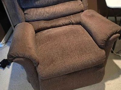 Pride Mobility Brown Power Lift Recliner Chair