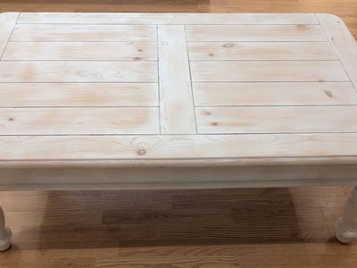 Solid Wood White-wash Pine Coffee Table