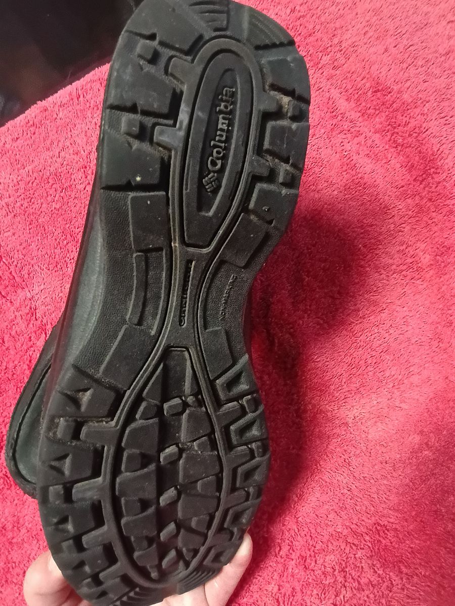 Columbia Men's Black Leather Slip-On Shoes Size 9