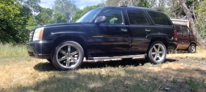 2002 CADILLAC ESCALADE