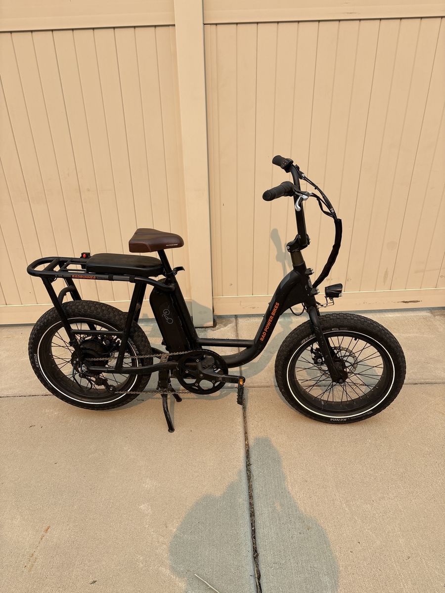 Rad Power Bikes RadRunner 2 Electric Utility Fat Tire Bike - Black, Excellent Condition