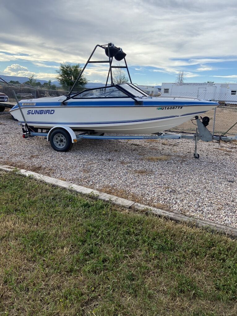 Ski/wakeboard Little Family Boat