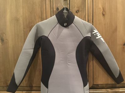 Zhik Womens Superwarm V Top Wetsuit (Retails at $210))Neoprene Quad Layer Thermal Insulating Jersey