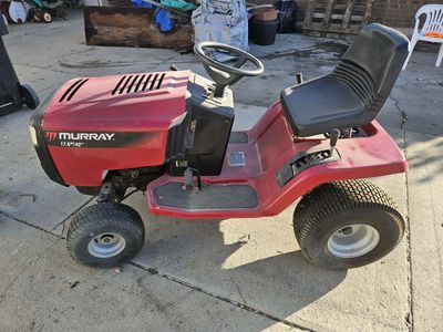 Murray 17.5 HP 42" Yard Tractor