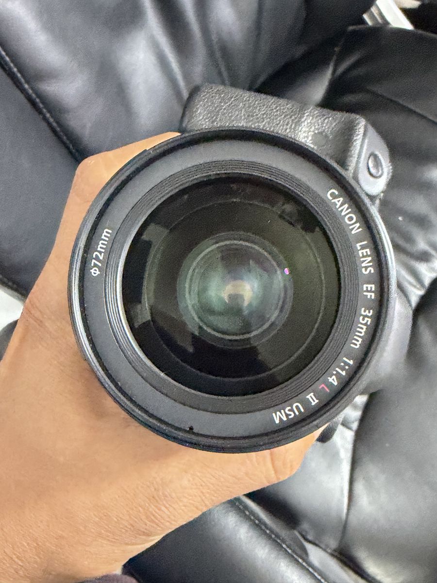Canon 5d iv 1000$ , 35 mark ii 900$ 