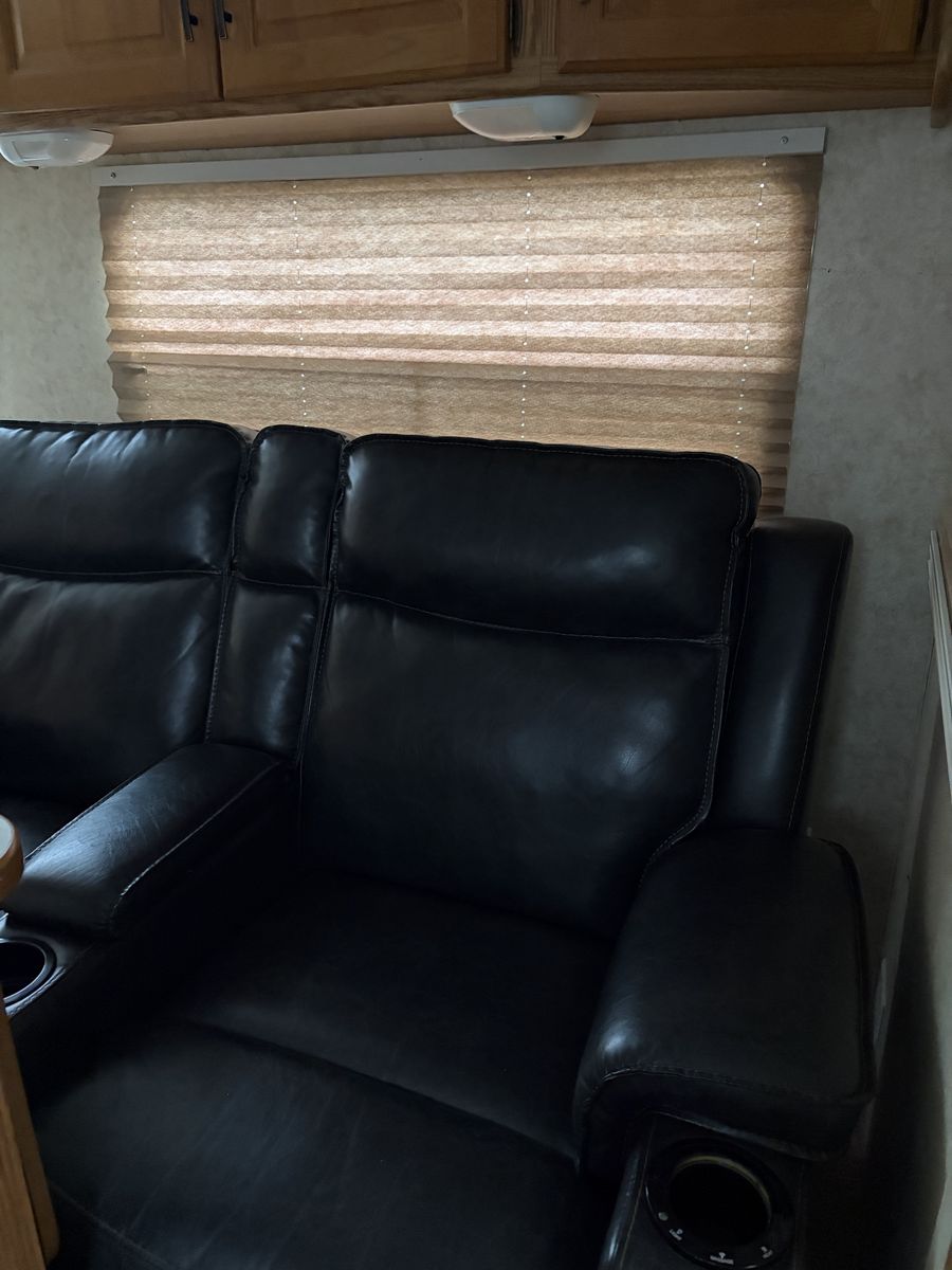 Main image 5