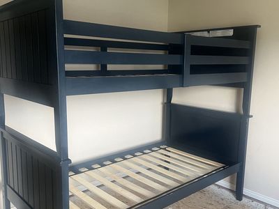 Twin bunk beds