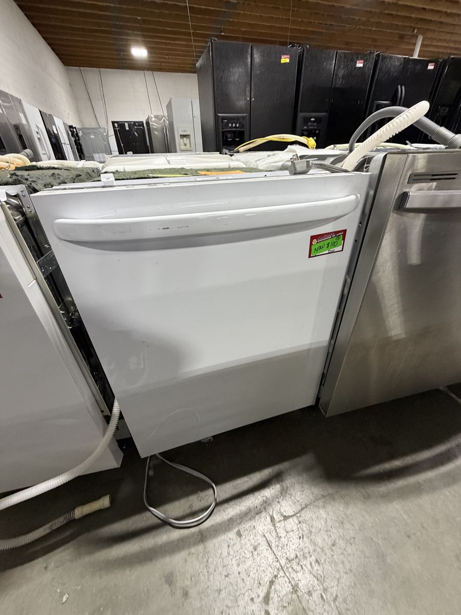 Ge White Dishwasher, Standard Size, Built-In, Works Great, Clean Interior