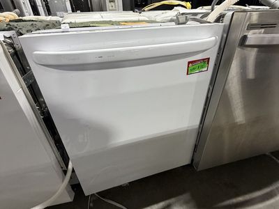 Ge White Dishwasher, Standard Size, Built-In, Works Great, Clean Interior
