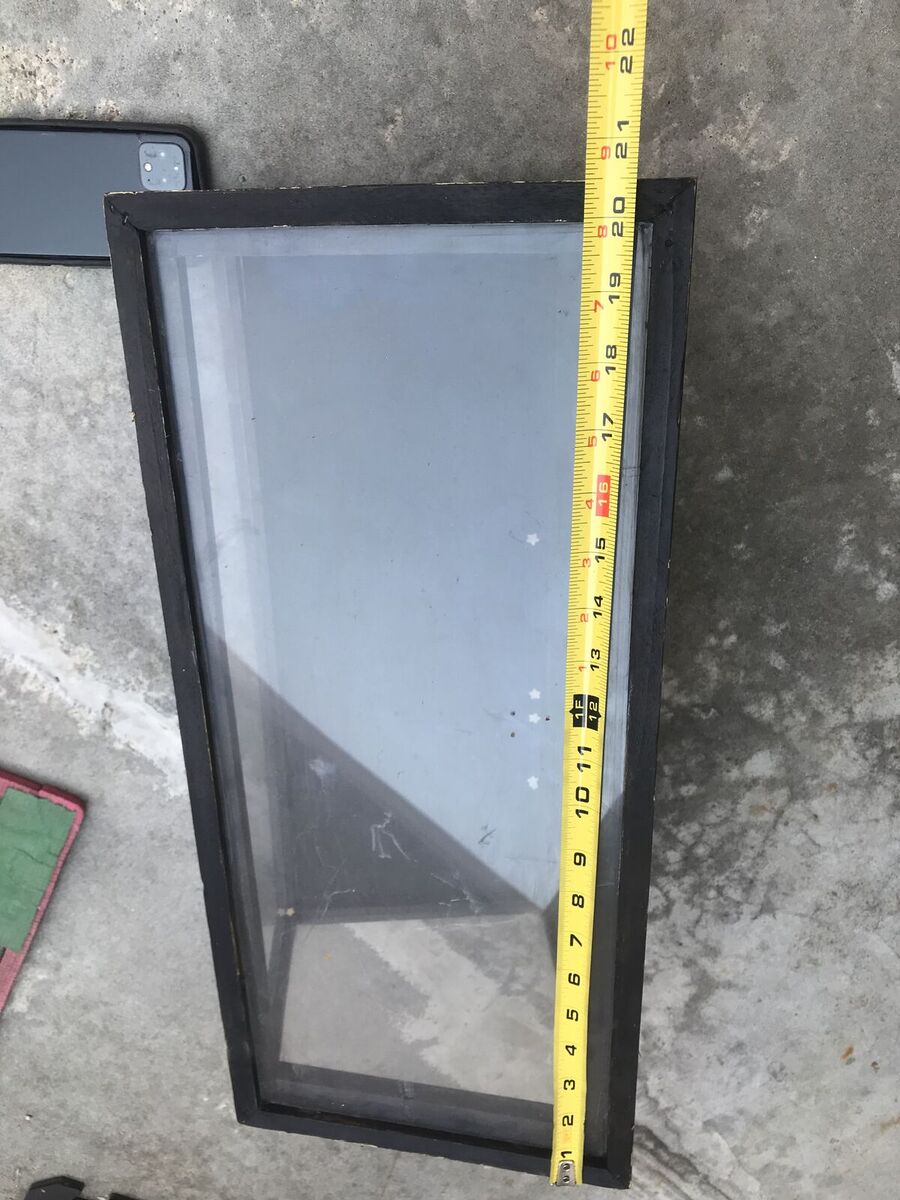 Plexiglass display case  20x9