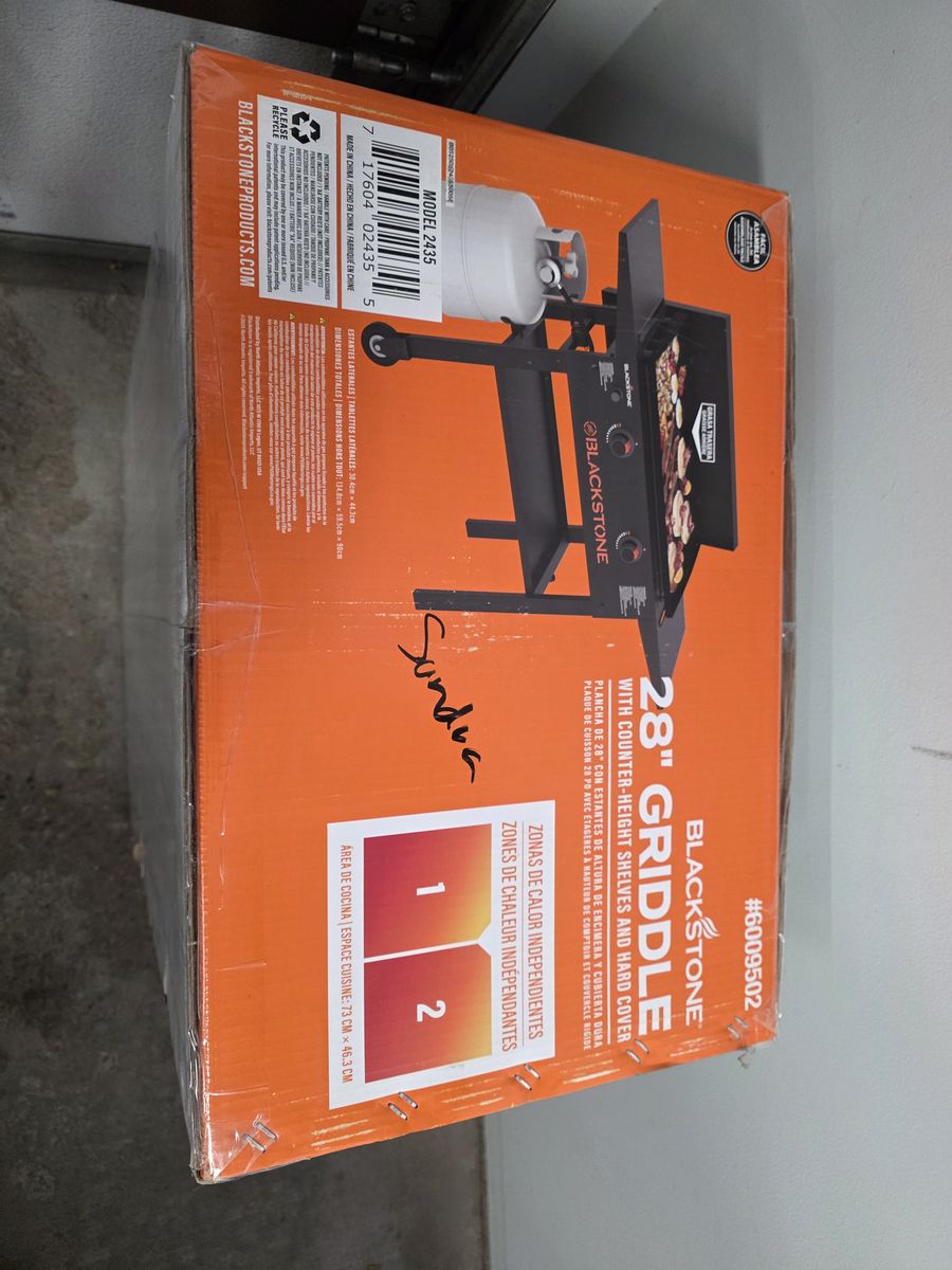 Blackstone 28" with hard cover