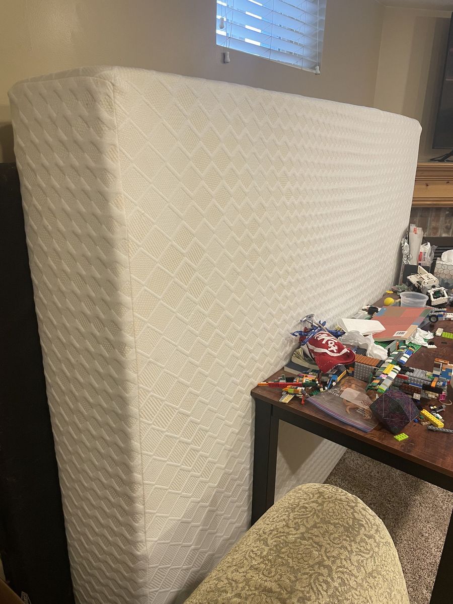 New Queen Mattress, Never used.