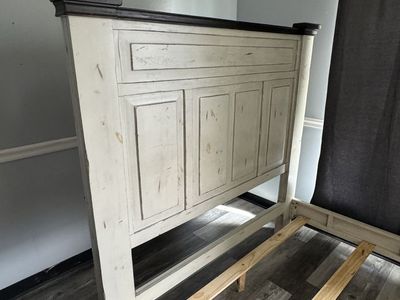 Farm style vintage bedroom set