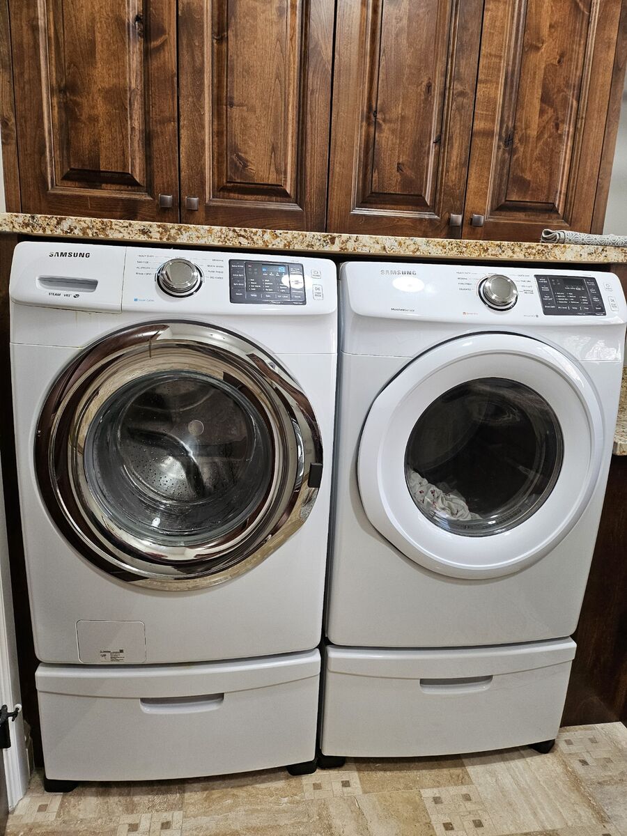 Samsung Washer and Dryer with Pedestal's