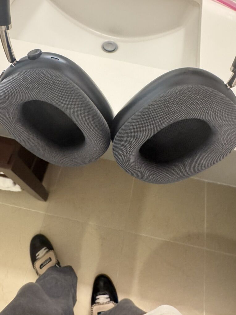 Good Condition Apple Headphones