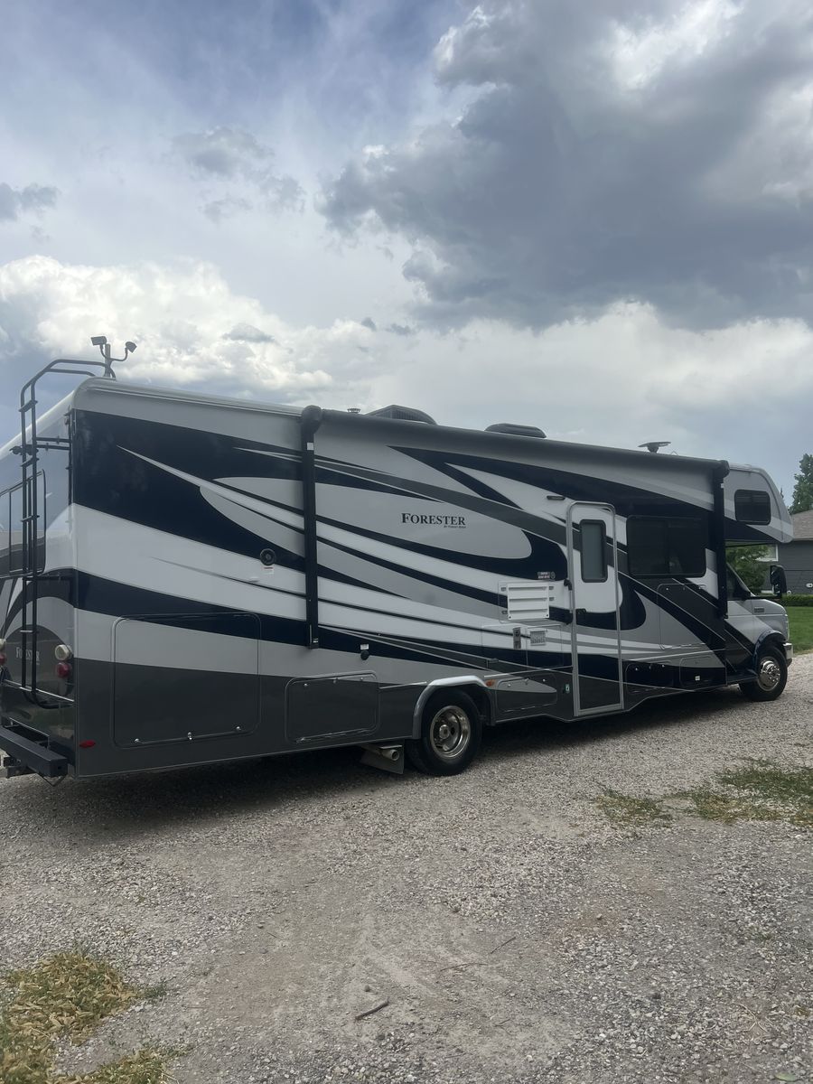 2017 Ford E-Series E-450 SD