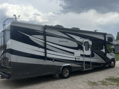 2017 Ford E-Series E-450 SD