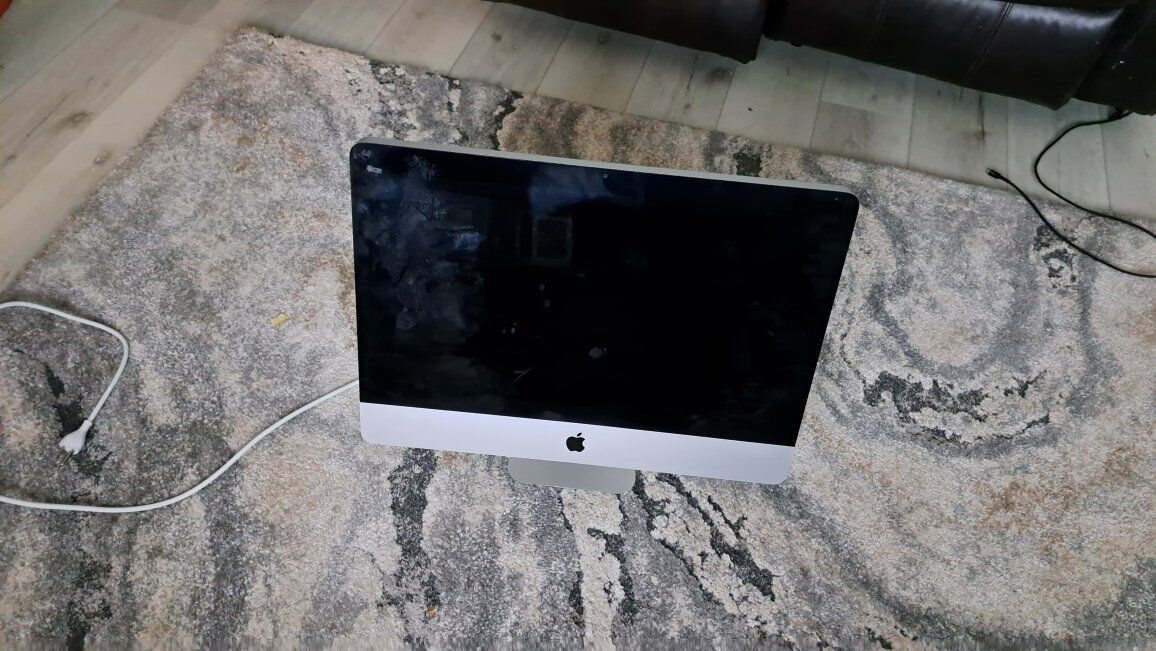Apple iMac 21.5” (Mid 2011)
Intel Core i5 2.5 GHz