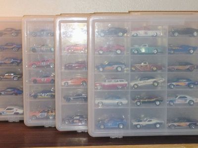 Hot Wheels Mainlines/Color Shifters/ HW - Race Team / Real Riders / Treasure Hunts