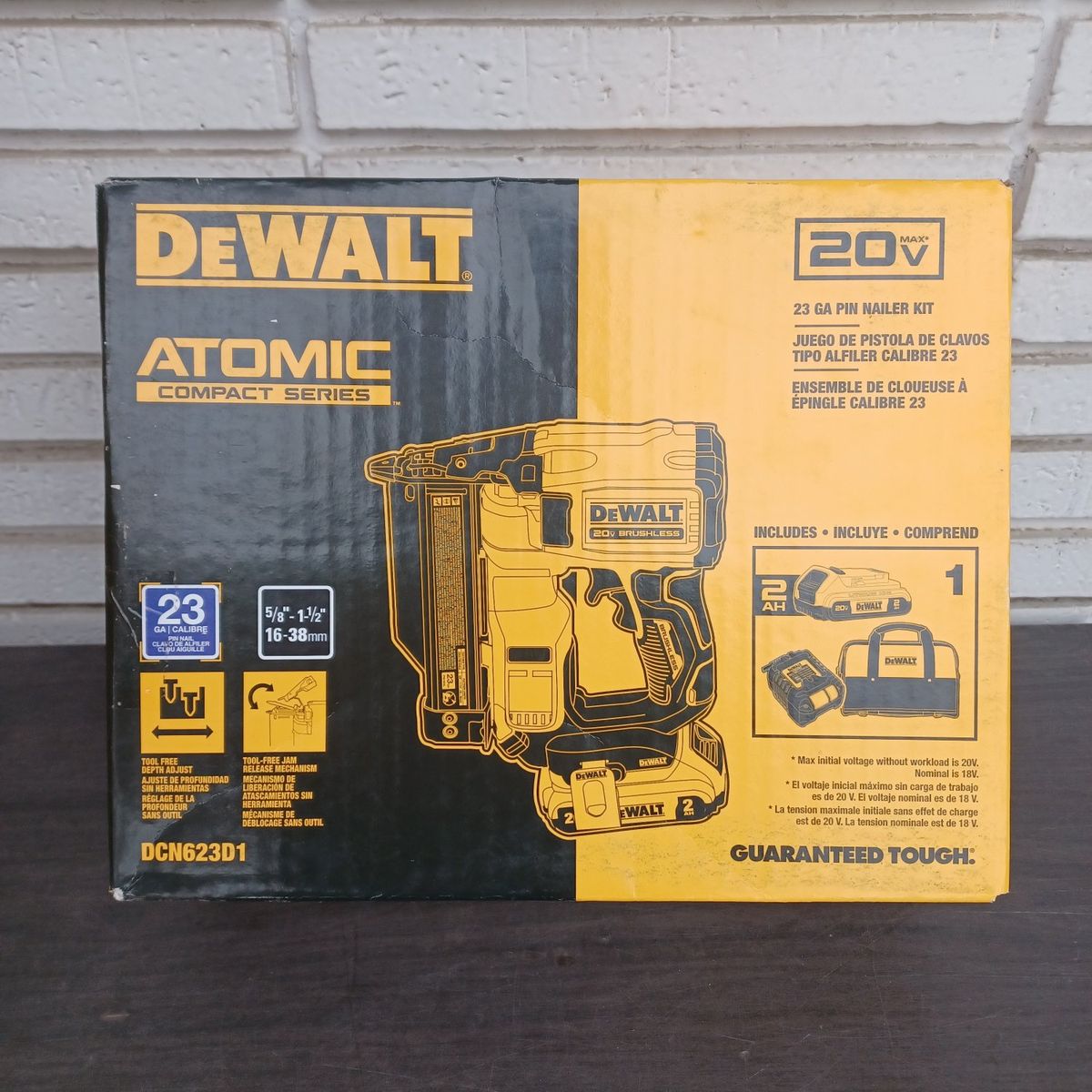 DeWalt 23 gauge pin nailer kit