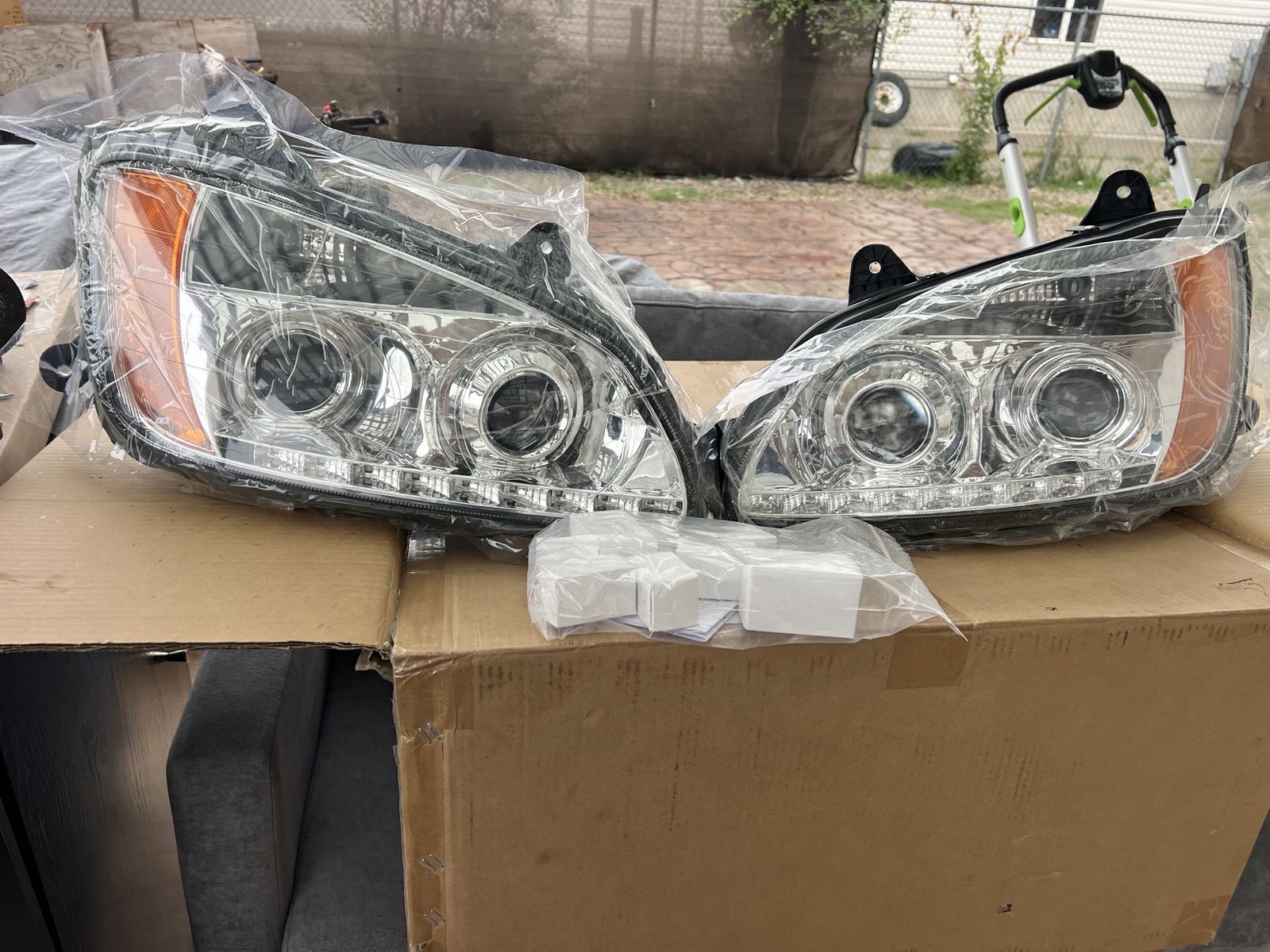 Front Pair headlights for kenworth 2008-2016