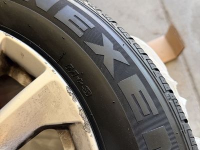 Nexen Npriz 215/60/R17 on Nissan rims.