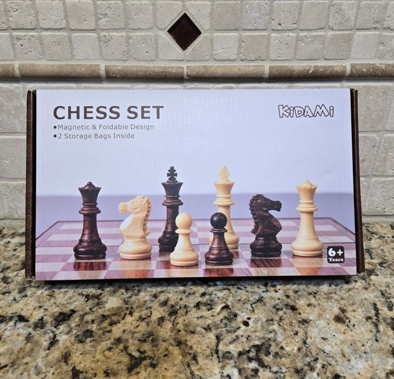 KIDAMI Magnetic & Foldable Chess Set with Storage Bags - Full Game