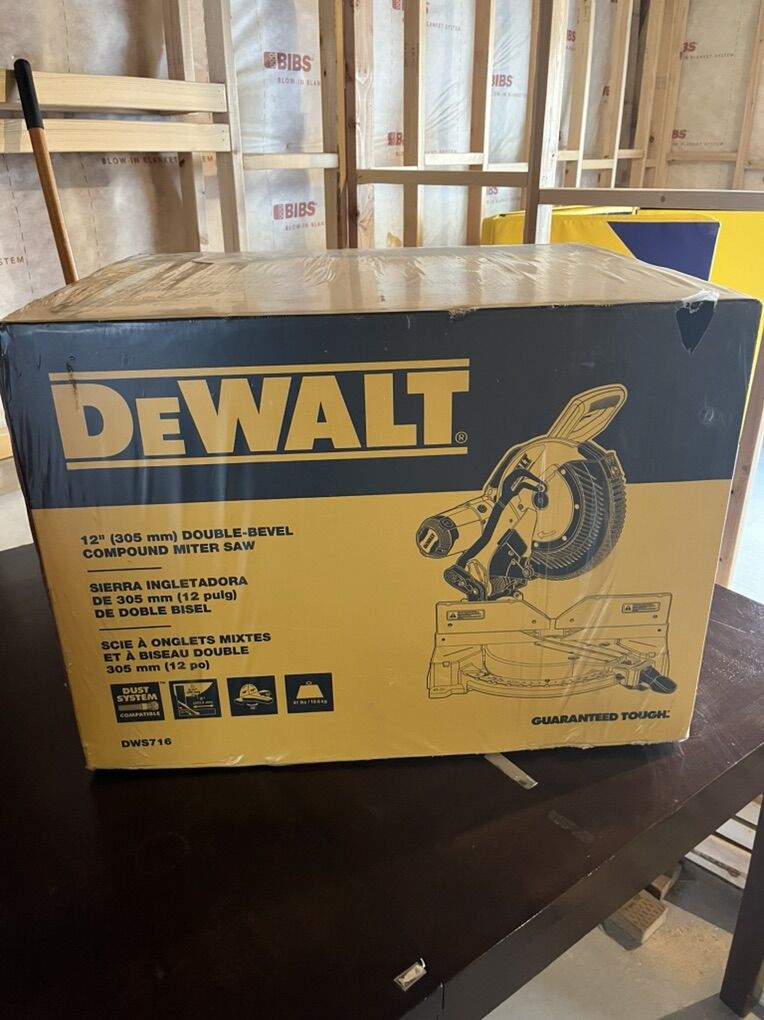 DEWALT DWS716 12” Double‑Bevel Compound Miter Saw