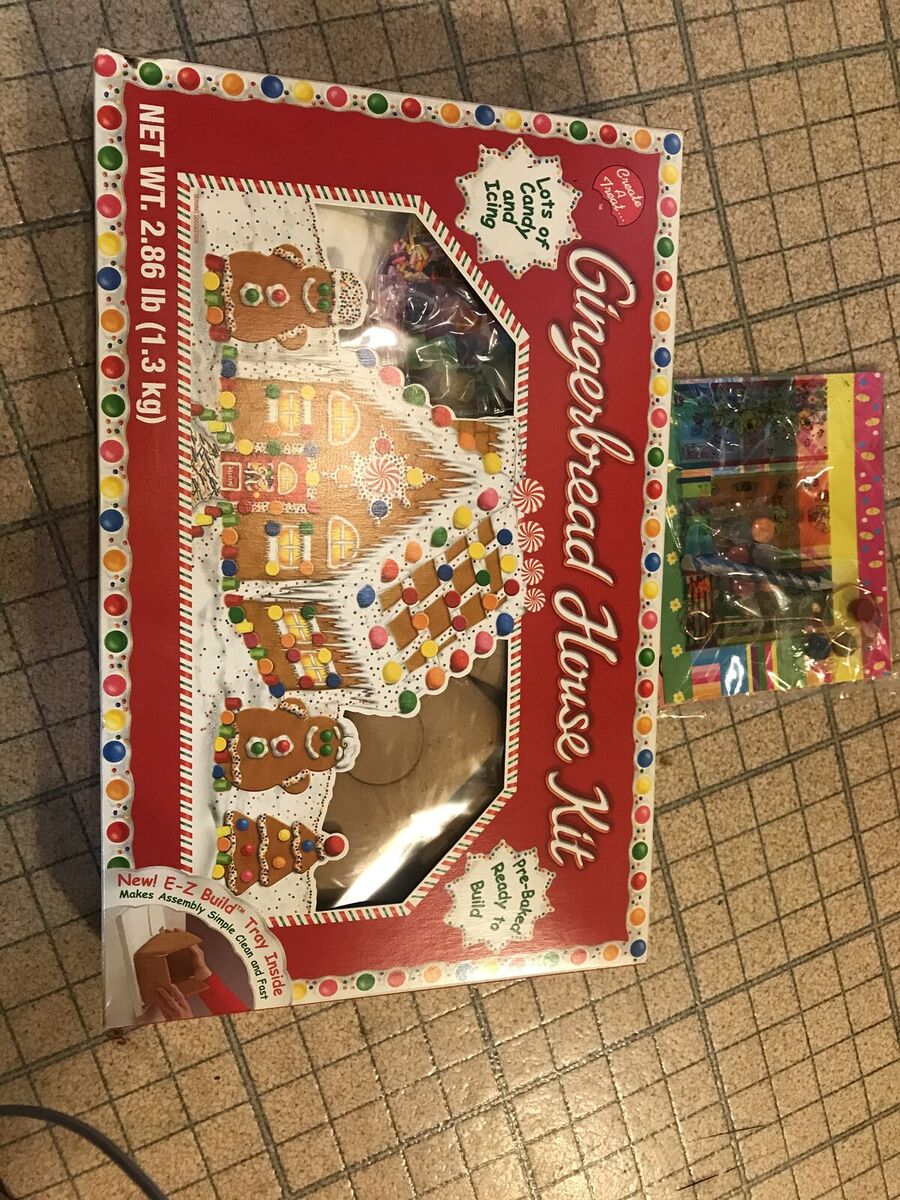 GINGERBREAD HOUSE KIT WITH EASTER EGG COLOR KIT