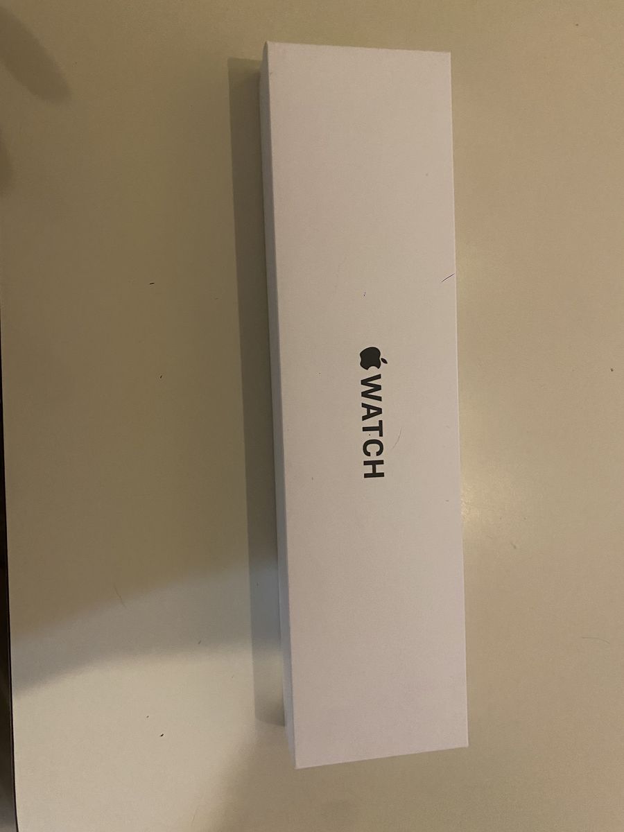 New 2nd.Gen SE 44mm Apple Watch
