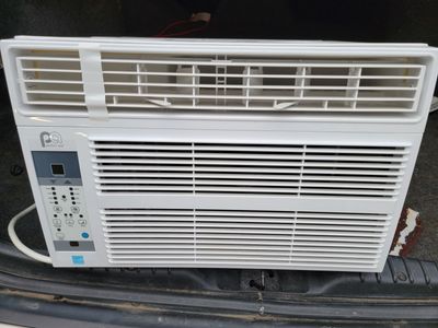 Perfect Aire 5PAC8000 8,000 BTU Window Air Conditioner 115V